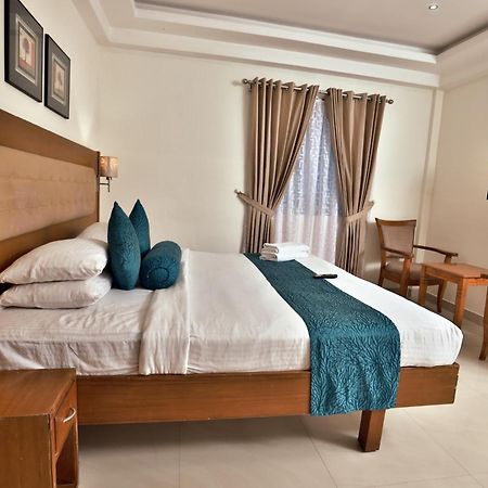 Vishnu Inn Гуруваюр Экстерьер фото